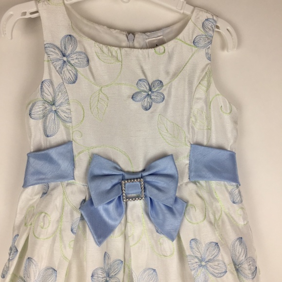 Beautiful Party Dress | Girls 6 - Picture 3 of 8